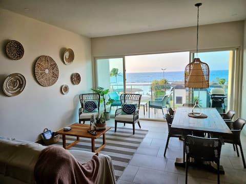 Oceanfront apartment in Playa Escondida