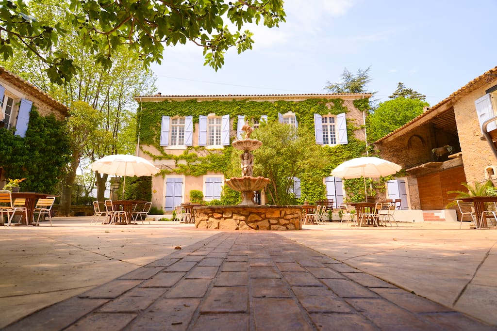Chateau du Puits es Pratx
Courtyard
