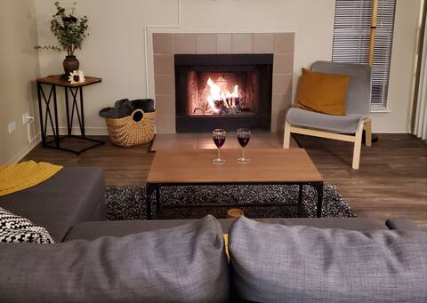 Smoke & Pet Free, Washer Dryer, Fireplace, Balcony