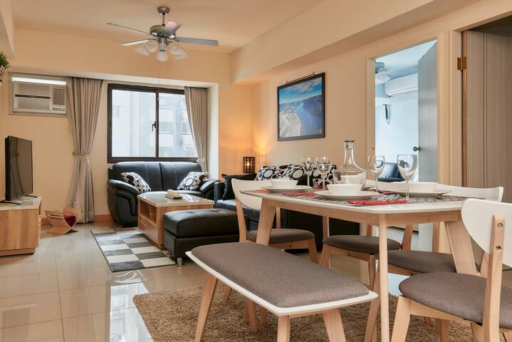 H&K 3/2 SOGO SOHO at Zhongxiao Fuxing gallery image 4