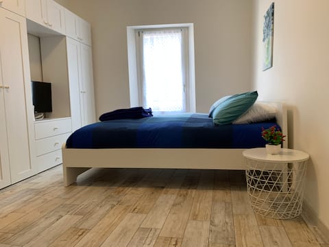 "La Cascinetta" Monolocale BLU, 5km to OrioAirport