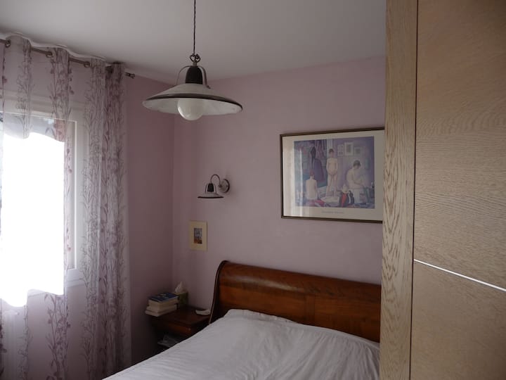 ห้องนอน 1 พร้อมเครื่องปรับอากาศ