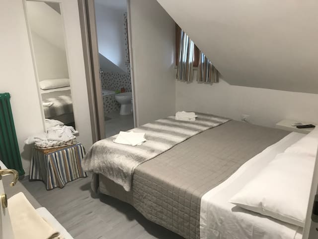 sarcoma rock viernes Casa Nike 2 【 OFFICIAL 】 Apartment in San Benedetto Del Tronto, Italy (1 Bedroom, 1 Bathroom) sarcoma rock viernes Casa Nike 2 【 OFFICIAL 】 Apartment in San Benedetto Del Tronto, Italy (1 Bedroom, 1 Bathroom)
