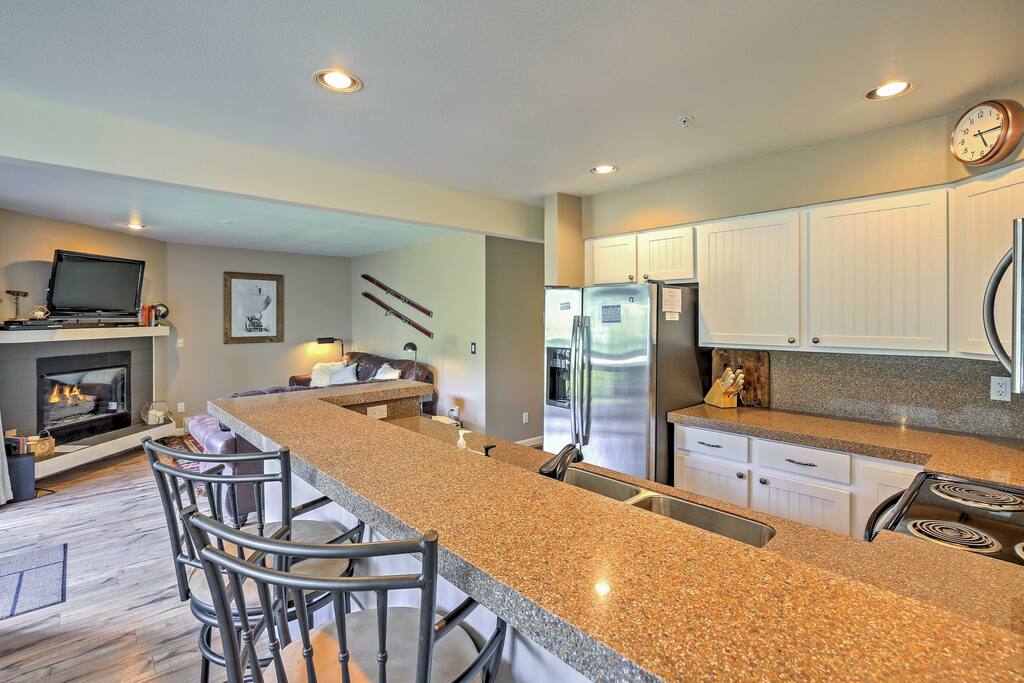 Updated furnishings and appliances comfortably accommodate up to 6 guests.