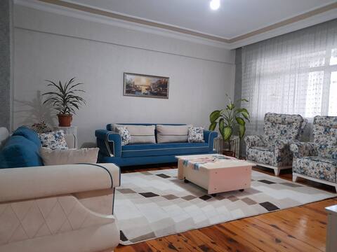 Peaceful, spacious parking, close to the sea