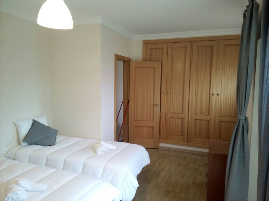 Quarto 3 pessoas