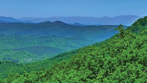 Outstanding View at Sunset Mountain Cabin Rental
