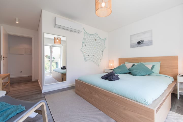 Schlafzimmer 1