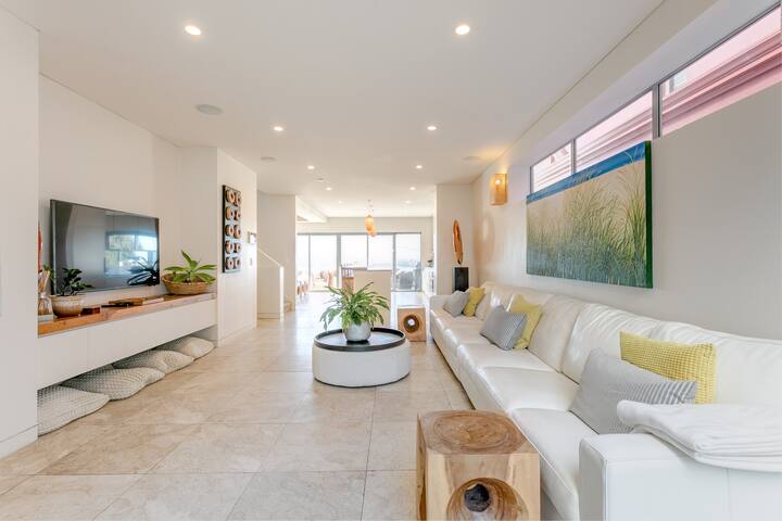 Perfect Beach home with everything gallery image 4