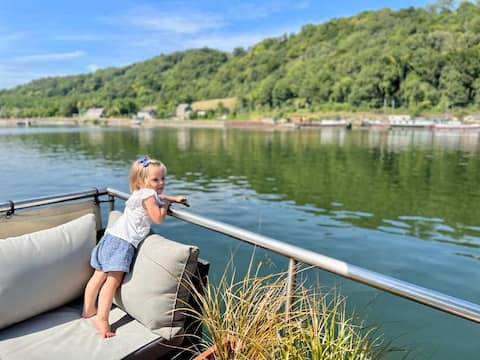 A Gem! Complete barge for 8 on the Meuse