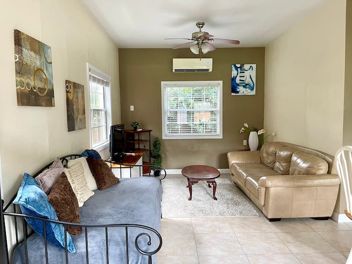 Quaint, Clean Apartment In Deland - DeLand