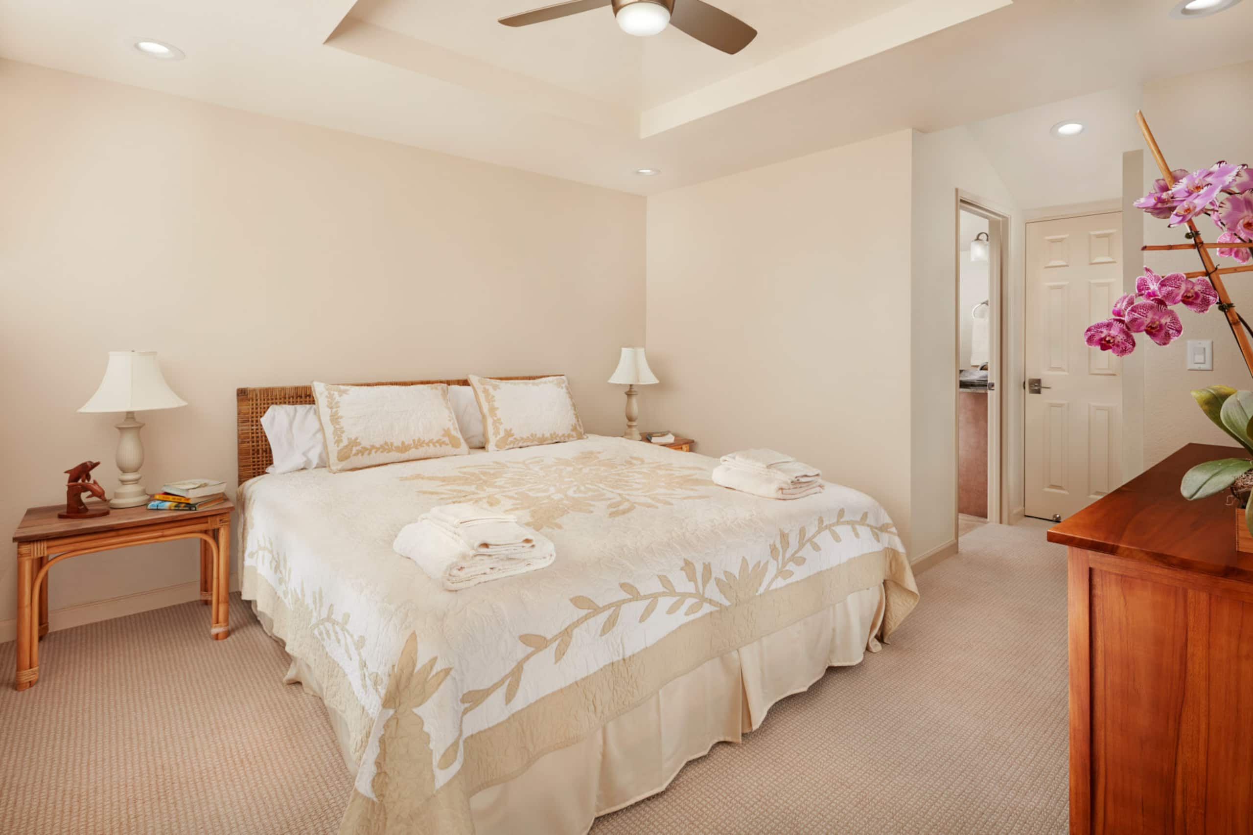 Condo in Kailua-Kona · ★4.96 · 3 bedrooms · 4 beds · 3 baths - Image 6