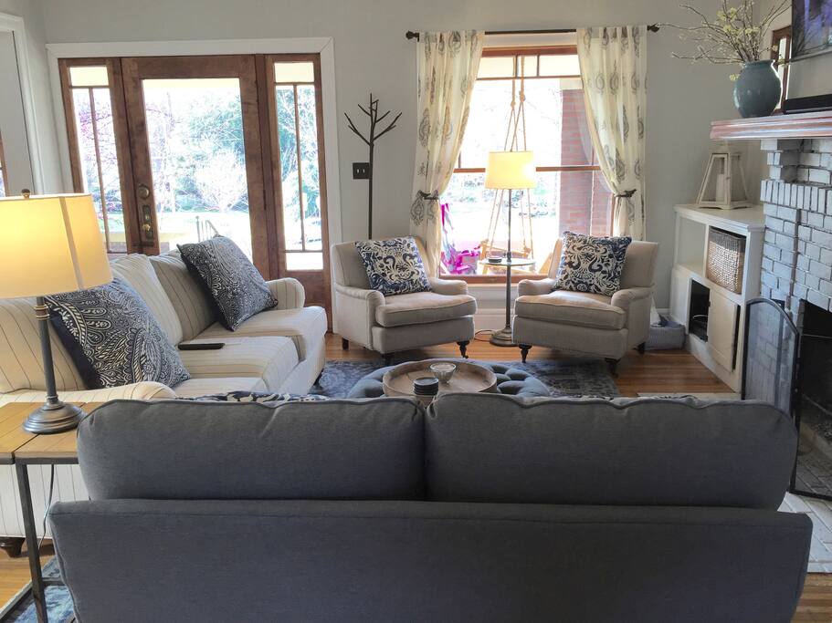 big TV in living room with DirecTV, AppleTV and more!