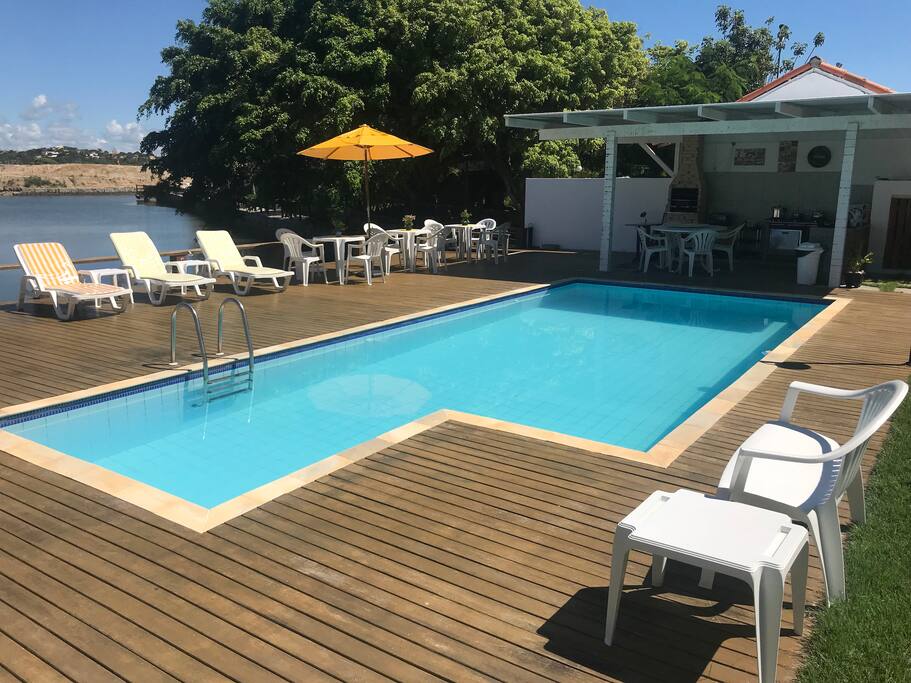 Piscina INTEGRADA ao espaço gourmet