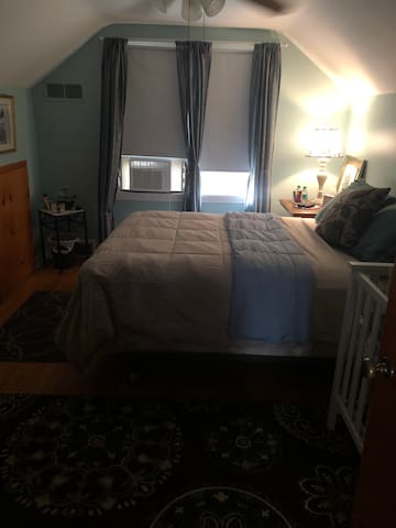 Private bath/bedroom on 2nd floor of my home