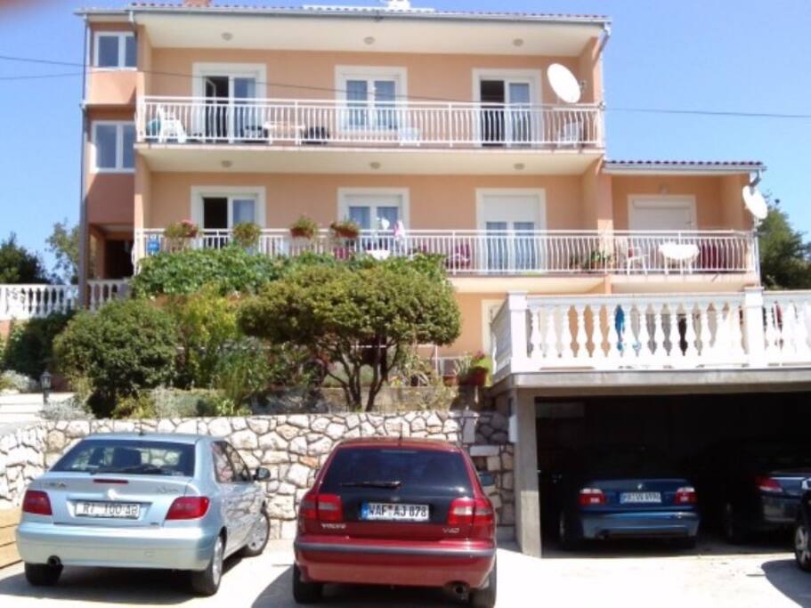 Apartment 8+2