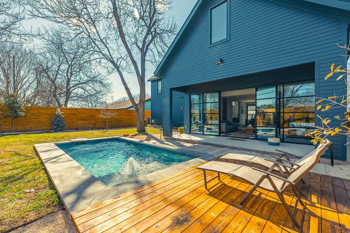 Stylish, luxury home with heated pool and fire pit