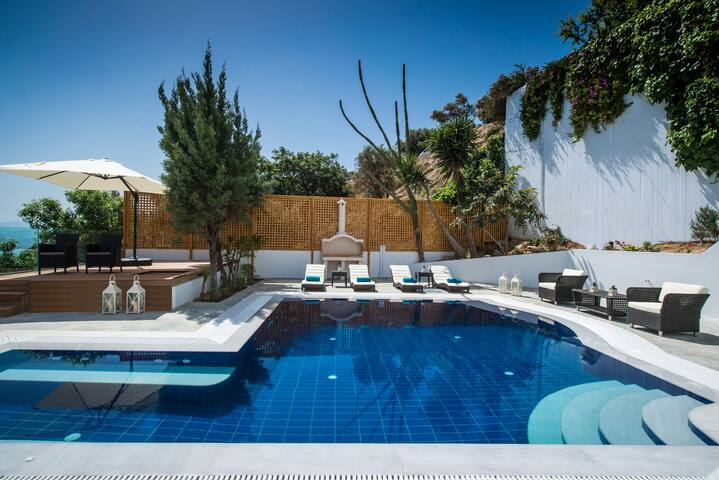 Villa Artemis, Wine Dark Sea Villas gallery image 3