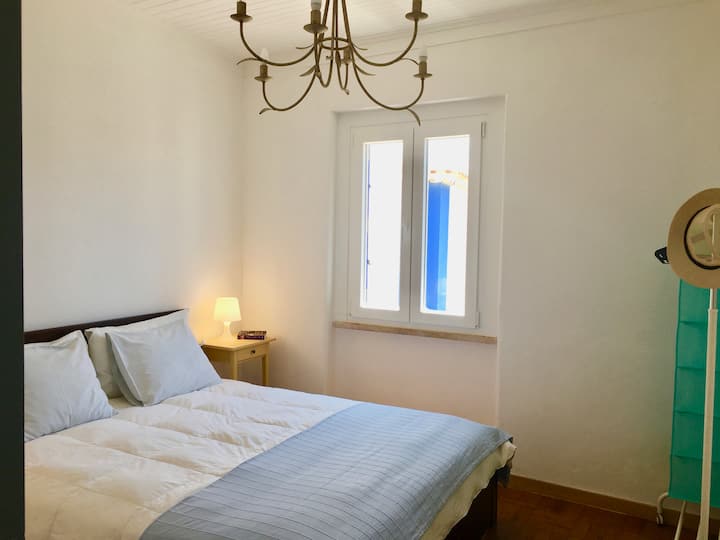 Chambre avec lit double