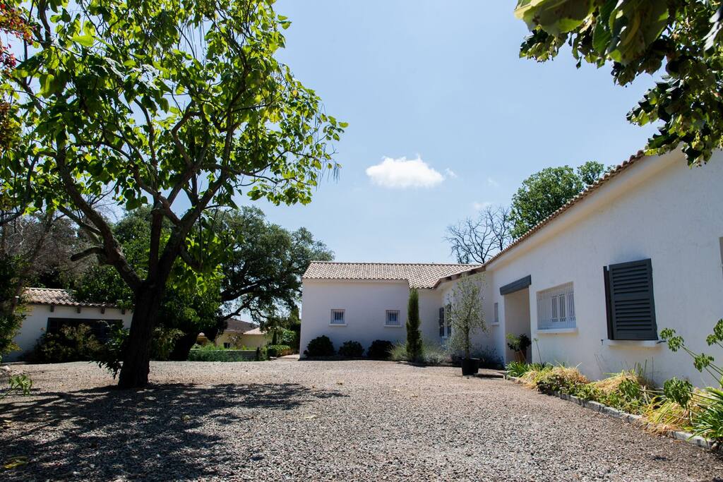 La maison, l'entrée