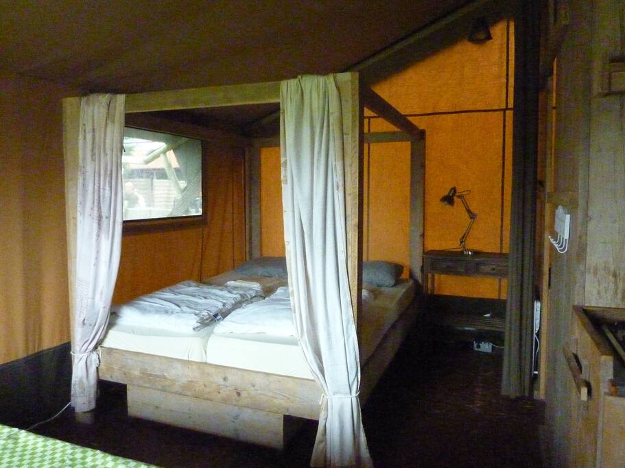 Het 2 pers. bed