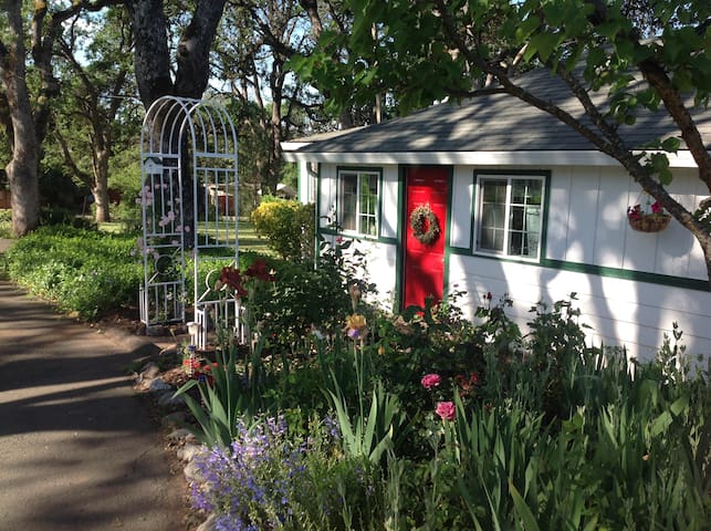 Airbnb Clearlake Vacation Rentals Places To Stay