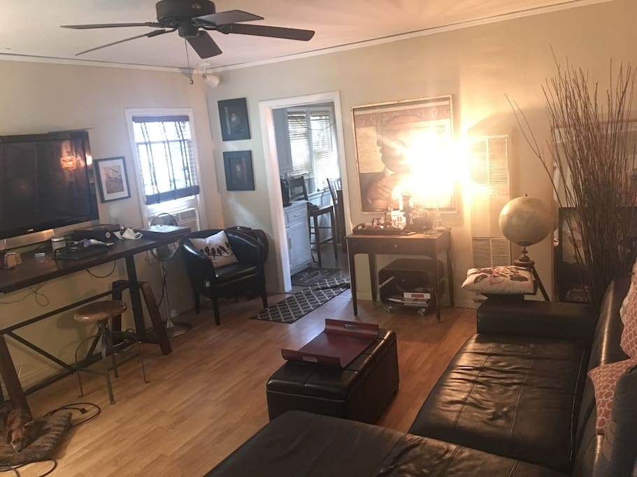 Another picture of the living room.