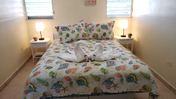 Queen bed 