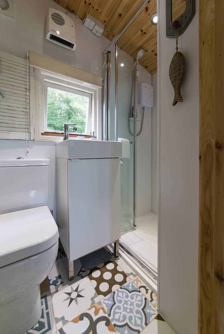 Birch  - Sleeps 4 Shepherds Hut - Ulverston