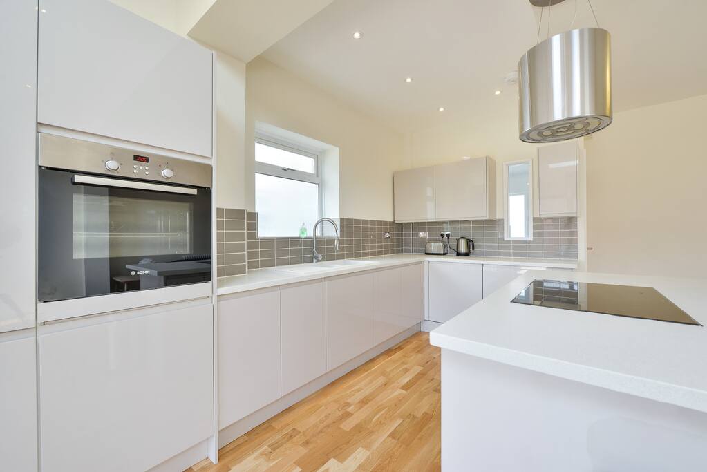 Fully equipped kitchen with integrated appliances