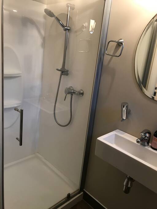 Private Bathroom (not ensuite)