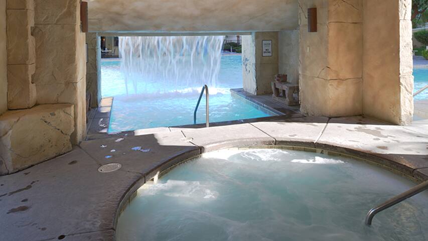 Cancun Resort- Las Vegas- 2 bdrm Penthouse gallery image 5