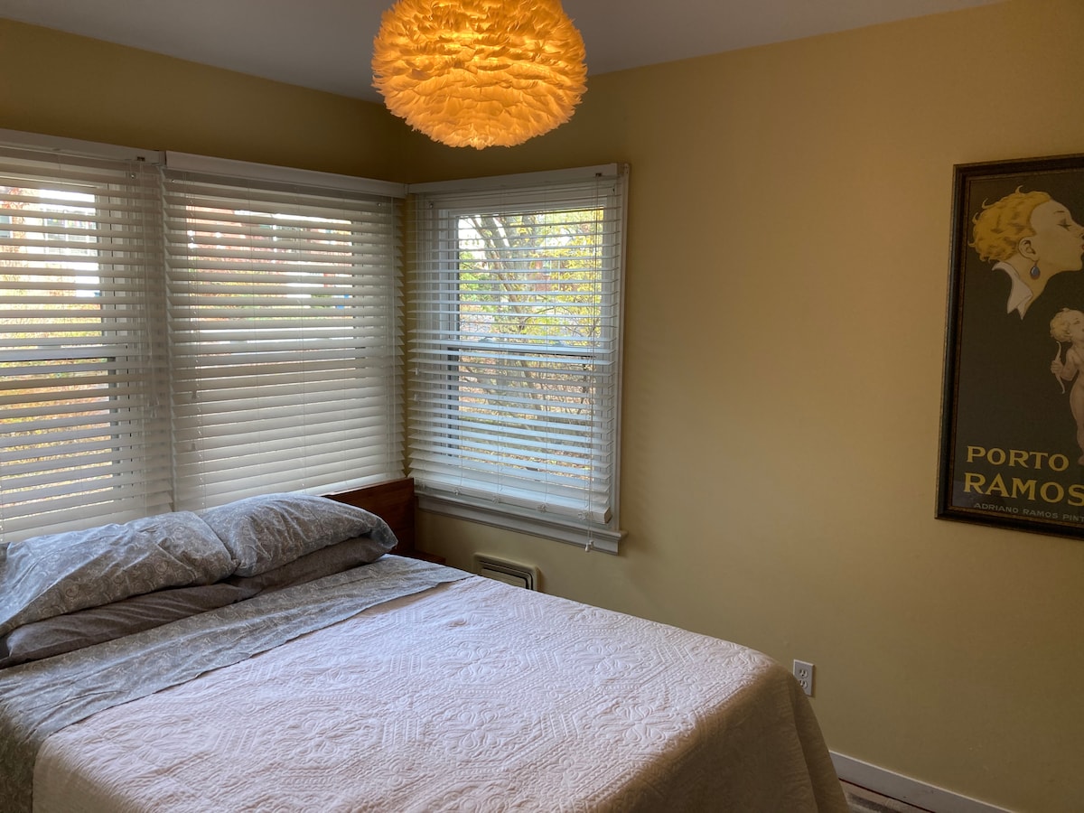 Queen bedroom on the main level 