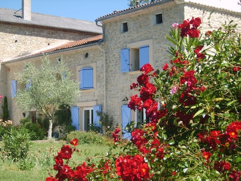 entire place for up to 6 people