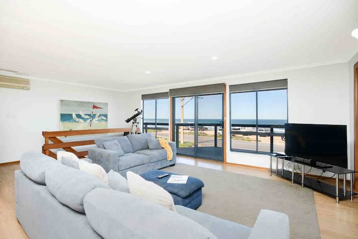 The Rise On Surfers Parade Pet Friendly Free Wifi Houses For Rent In Middleton South Australia Australia