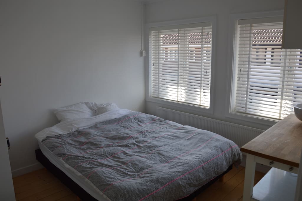 Bedroom 2p