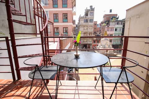 Stupa view cutie Duplex near Patan Durbar Square