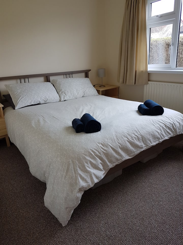 سرير بحجم كبير