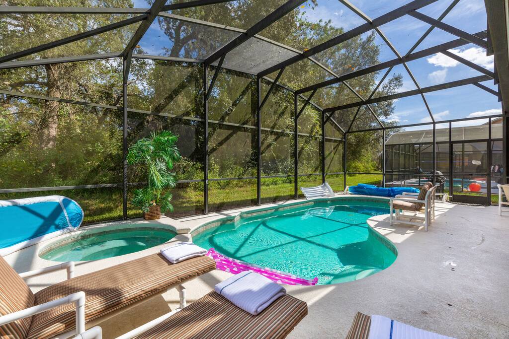 Enjoy the semi-privacy of having a nature park as your nearest neighbor.