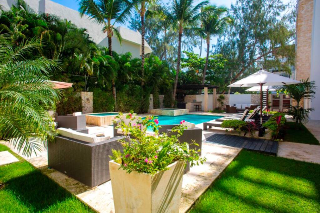 Pool area
