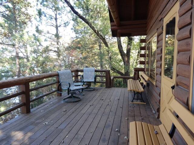 Log Cabin, Lake Retreat gallery image 5