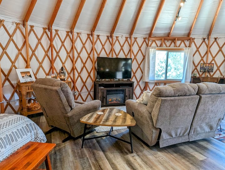 Elk Ridge Escapes Luxury Yurt The Bear's Den Yurts for Rent in