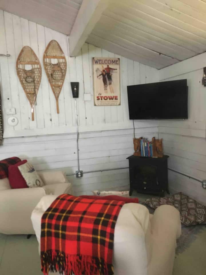 Cozy Cabin At Waterbury Center - Waterbury Village Historic District, VT