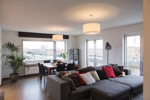 Sunny and cosy apartment with bikes !