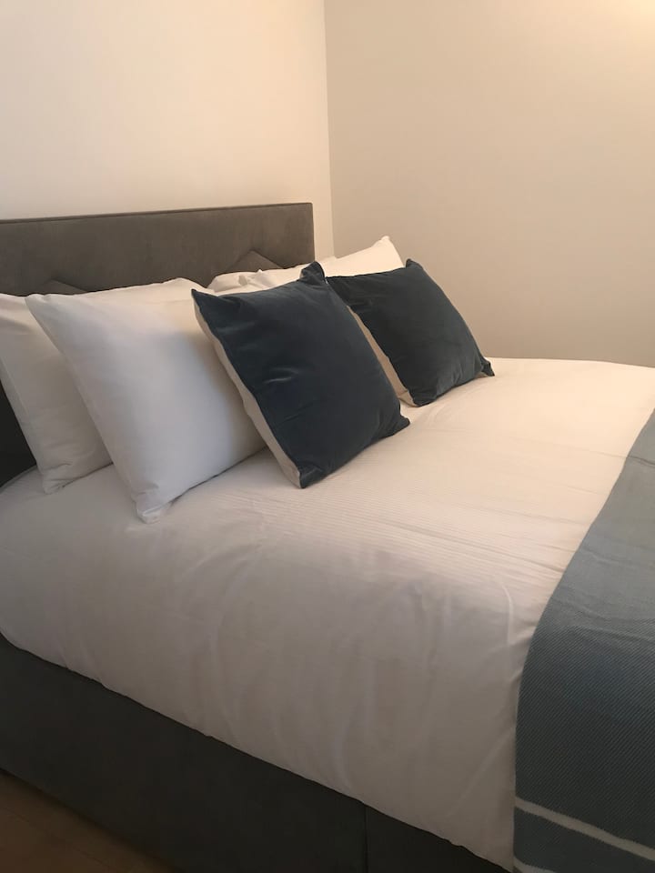 Like A Hotel Suite In Posh-modern Angel Islington - London