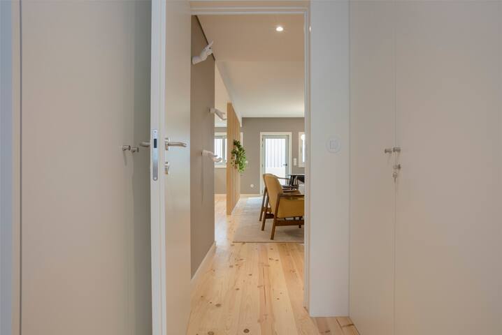 Amazing charming apartment Downtown gallery image 5