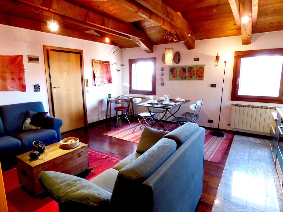 Sitting/dining room
