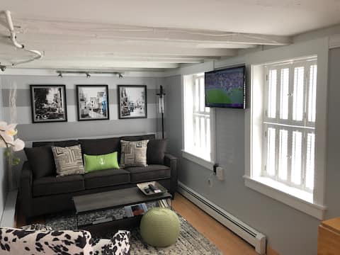 Successful Airbnb property: ALL ABOUT LOCATION INCLUDING PARKING! in Provincetown