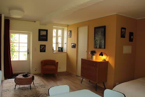 Studio: "Phase IV" gallery