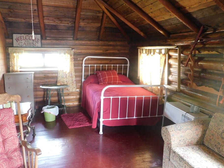 Queen Bed and bunkbed